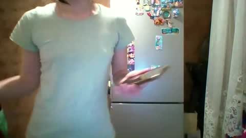 Bella online show from April 16, 8:31 pm