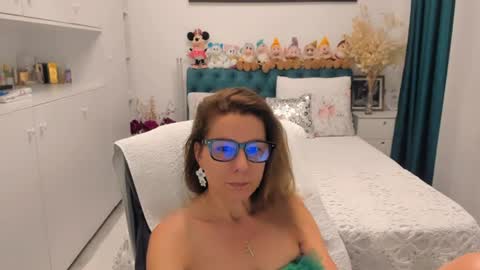 Snapshot of prettyblackeyes chatting on July 12, 5:31 am wilma online show from July 12, 5:31 am