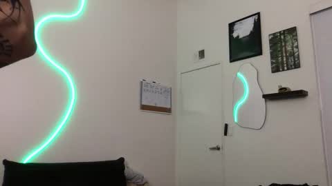 pretty boy online show from November 10, 6:34 am