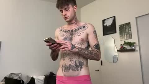 Snapshot of prettyboyszn chatting on June 25, 5:12 am pretty boy online show from June 25, 5:12 am