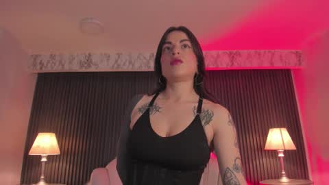 Snapshot of prettybullet chatting on November 8, 12:16 pm GTM-5 online show from November 8, 12:16 pm