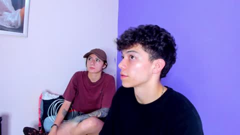 Snapshot of prettybunnies08 chatting on January 23, 10:54 pm Enzo Denis online show from January 23, 10:54 pm