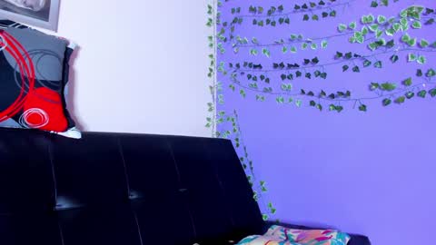 Snapshot of prettybunnies08 chatting on January 29, 5:09 am Enzo Denis online show from January 29, 5:09 am