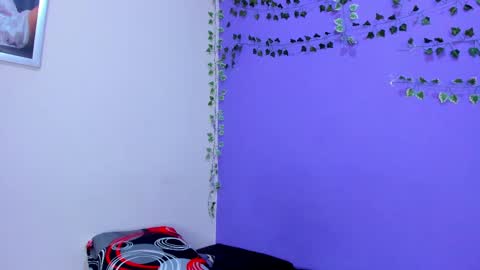 Snapshot of prettybunnies08 chatting on February 11, 10:18 pm Enzo Denis online show from February 11, 10:18 pm