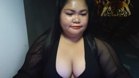 Snapshot of prettycarla_ chatting on June 24, 2:21 am prettycarla online show from June 24, 2:21 am