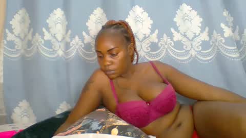 Snapshot of prettydarkskin002 chatting on September 28, 10:04 pm SHANIA online show from September 28, 10:04 pm