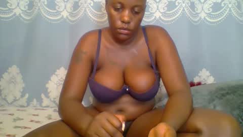 SHANIA online show from April 13, 8:20 am