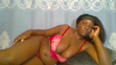 SHANIA online show from April 13, 8:36 pm