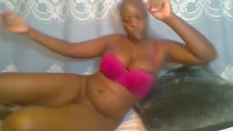 SHANIA online show from April 14, 10:16 pm