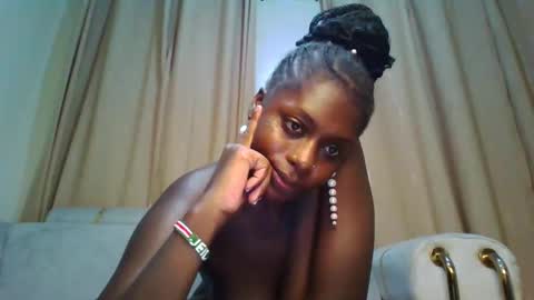 Snapshot of prettydulce chatting on November 24, 3:34 pm prettydulce online show from November 24, 3:34 pm