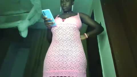 prettydulce online show from February 13, 3:02 am