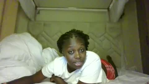 prettydulce online show from March 29, 11:27 pm