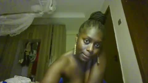 prettydulce online show from May 31, 2:13 pm