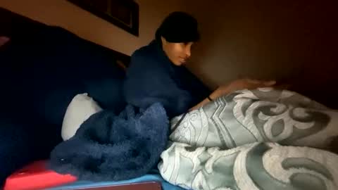 prettyfacefemale online show from February 5, 2:05 am