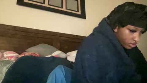 prettyfacefemale online show from April 15, 7:43 pm