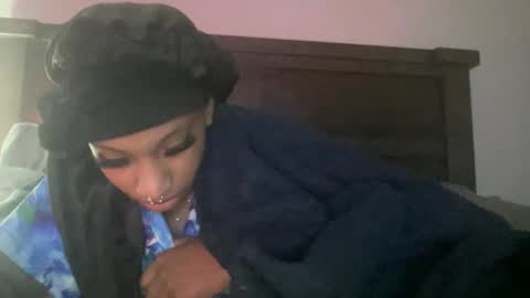 prettyfacefemale online show from June 12, 3:27 am