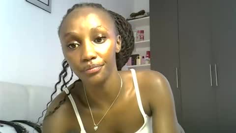 Snapshot of prettygee21 chatting on January 9, 8:28 am Pretty darkskin doll online show from January 9, 8:28 am