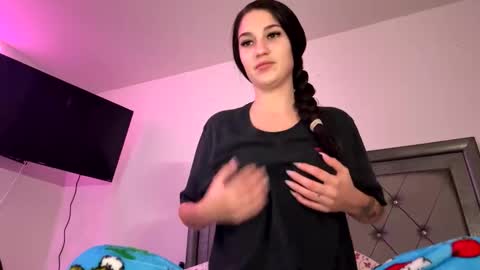 Snapshot of prettygirll23 chatting on May 17, 11:56 pm prettygirllltorii online show from May 17, 11:56 pm