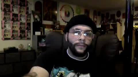 prettyglazed online show from February 8, 9:25 pm