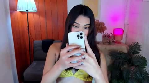 prettyhothugecock online show from January 7, 11:23 am