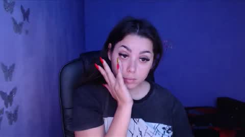 Snapshot of prettyjulliette chatting on December 17, 12:22 pm prettyjulliette online show from December 17, 12:22 pm