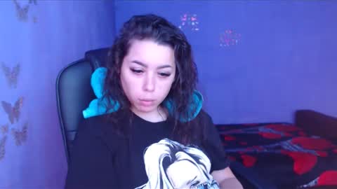Snapshot of prettyjulliette chatting on December 19, 11:50 am prettyjulliette online show from December 19, 11:50 am