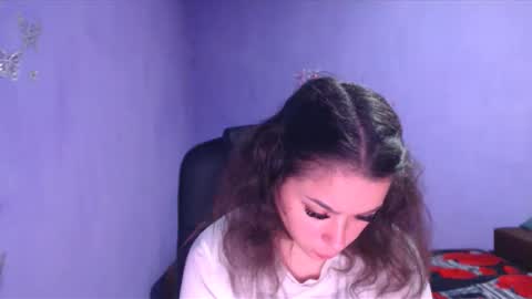 Snapshot of prettyjulliette chatting on December 22, 3:00 pm prettyjulliette online show from December 22, 3:00 pm