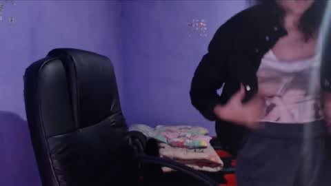 Snapshot of prettyjulliette chatting on December 30, 2:30 pm prettyjulliette online show from December 30, 2:30 pm