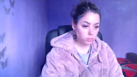 Snapshot of prettyjulliette chatting on January 4, 10:05 am prettyjulliette online show from January 4, 10:05 am