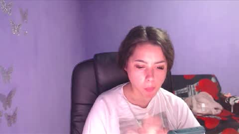 Snapshot of prettyjulliette chatting on January 8, 3:28 pm prettyjulliette online show from January 8, 3:28 pm