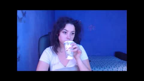 Snapshot of prettyjulliette chatting on January 23, 10:43 am prettyjulliette online show from January 23, 10:43 am