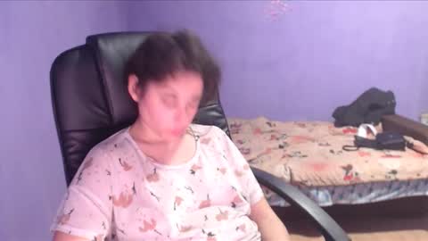 Snapshot of prettyjulliette chatting on January 24, 6:46 pm prettyjulliette online show from January 24, 6:46 pm