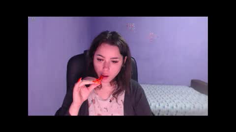 Snapshot of prettyjulliette chatting on February 3, 4:52 pm prettyjulliette online show from February 3, 4:52 pm