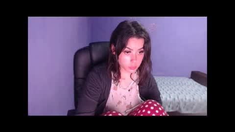 Snapshot of prettyjulliette chatting on February 3, 7:52 pm prettyjulliette online show from February 3, 7:52 pm