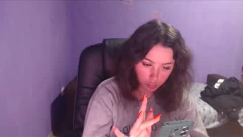 Snapshot of prettyjulliette chatting on February 8, 4:57 pm prettyjulliette online show from February 8, 4:57 pm