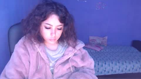 Snapshot of prettyjulliette chatting on February 12, 10:35 am prettyjulliette online show from February 12, 10:35 am
