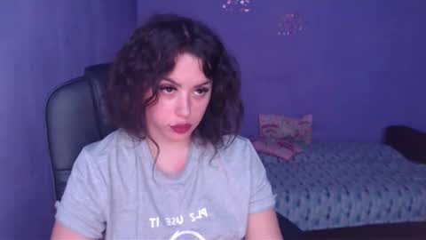 Snapshot of prettyjulliette chatting on February 12, 2:32 pm prettyjulliette online show from February 12, 2:32 pm