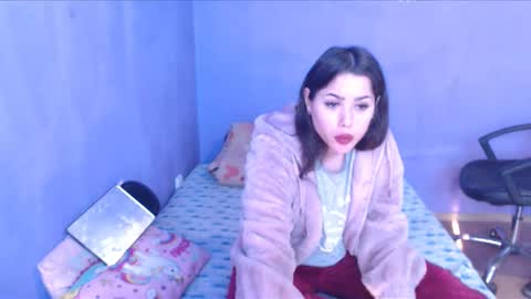 Snapshot of prettyjulliette chatting on February 21, 1:00 pm prettyjulliette online show from February 21, 1:00 pm