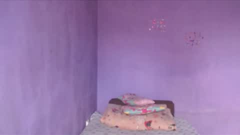 Snapshot of prettyjulliette chatting on March 2, 12:01 pm prettyjulliette online show from March 2, 12:01 pm