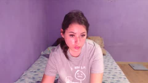 Snapshot of prettyjulliette chatting on March 6, 5:54 pm prettyjulliette online show from March 6, 5:54 pm