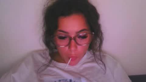 Snapshot of prettyjulliette chatting on October 15, 1:55 pm prettyjulliette online show from October 15, 1:55 pm