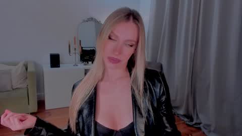 Snapshot of prettyk1ller chatting on December 7, 11:12 pm Eva online show from December 7, 11:12 pm