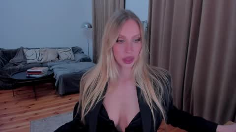 Eva online show from May 17, 11:34 pm