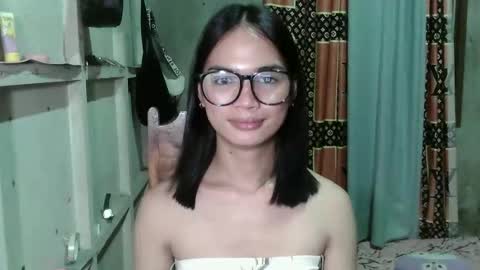 prettykhelcy online show from April 12, 11:48 am