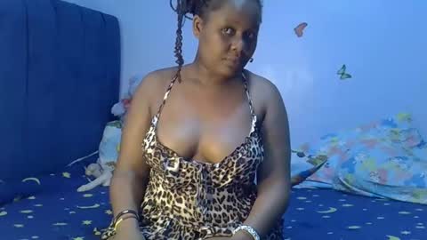 prettymel1 online show from April 10, 8:24 pm