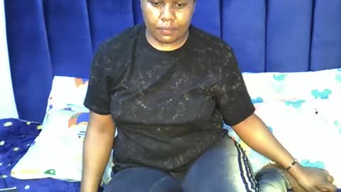 prettymel_ online show from September 27, 10:48 pm