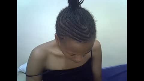 Snapshot of prettyqueenn1 chatting on February 1, 9:43 am sharon online show from February 1, 9:43 am