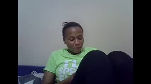 Snapshot of prettyqueenn1 chatting on February 7, 10:20 pm sharon online show from February 7, 10:20 pm