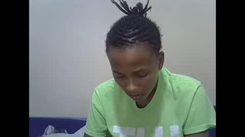 Snapshot of prettyqueenn1 chatting on February 8, 2:15 am sharon online show from February 8, 2:15 am