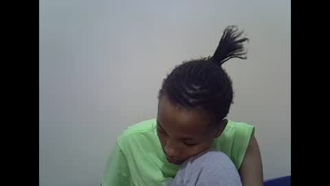 Snapshot of prettyqueenn1 chatting on February 16, 1:58 am sharon online show from February 16, 1:58 am